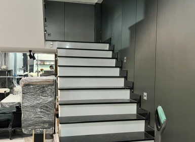 Ốp cầu thang tre tại Gò Vấp