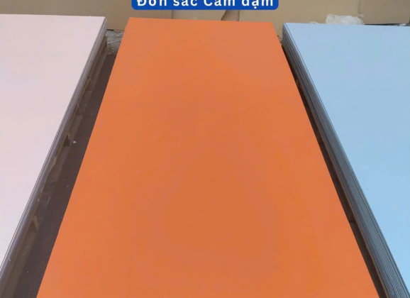 Đơn sắc cam đậm 