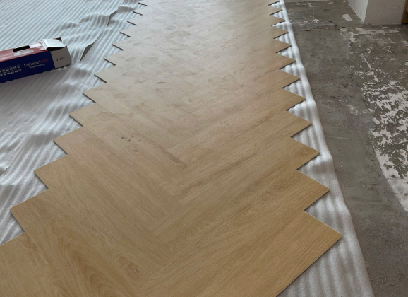 Thi công sàn gỗ sàn nhựa