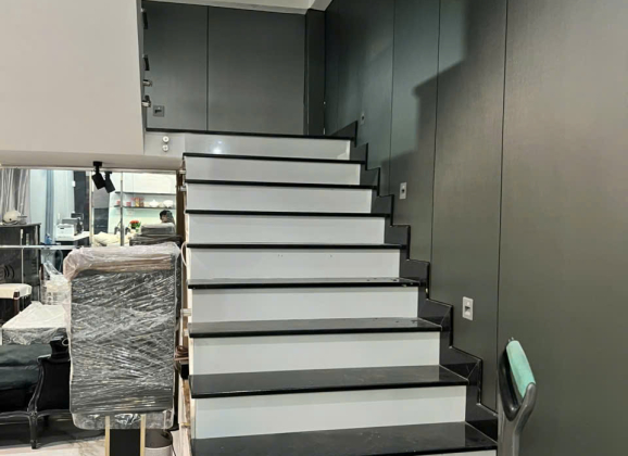 Ốp cầu thang tre tại Gò Vấp